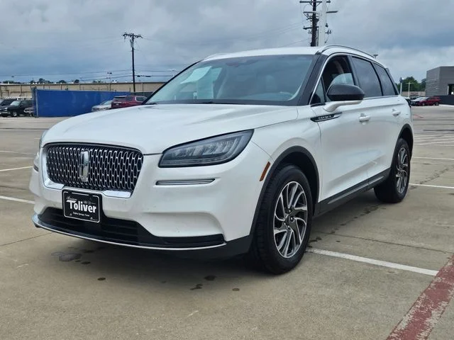 Used 2021 Pristine White Lincoln Standard image 2