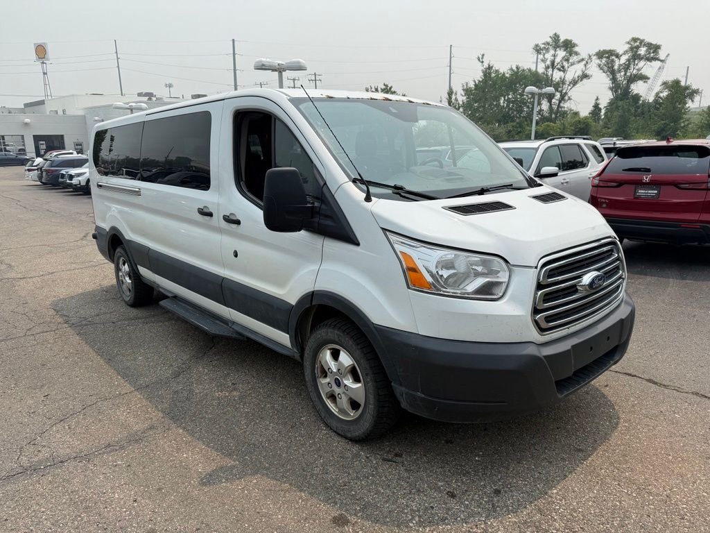 Used 2017 White Ford XLT image 4