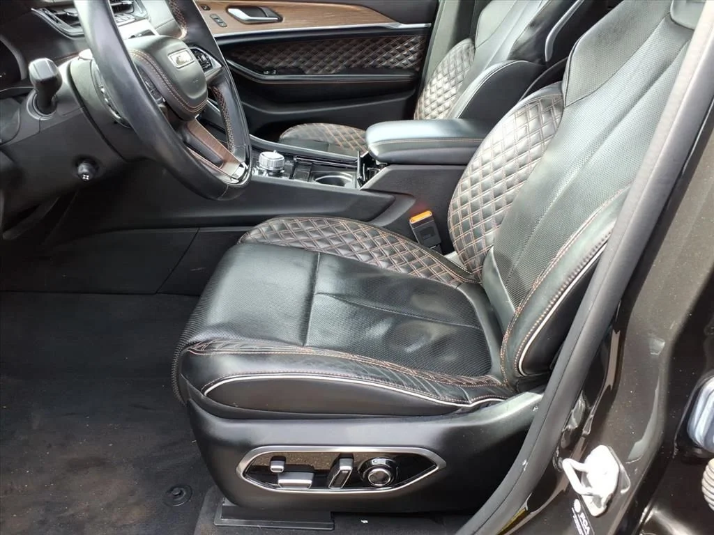 Used 2022 Gray Jeep Summit image 16