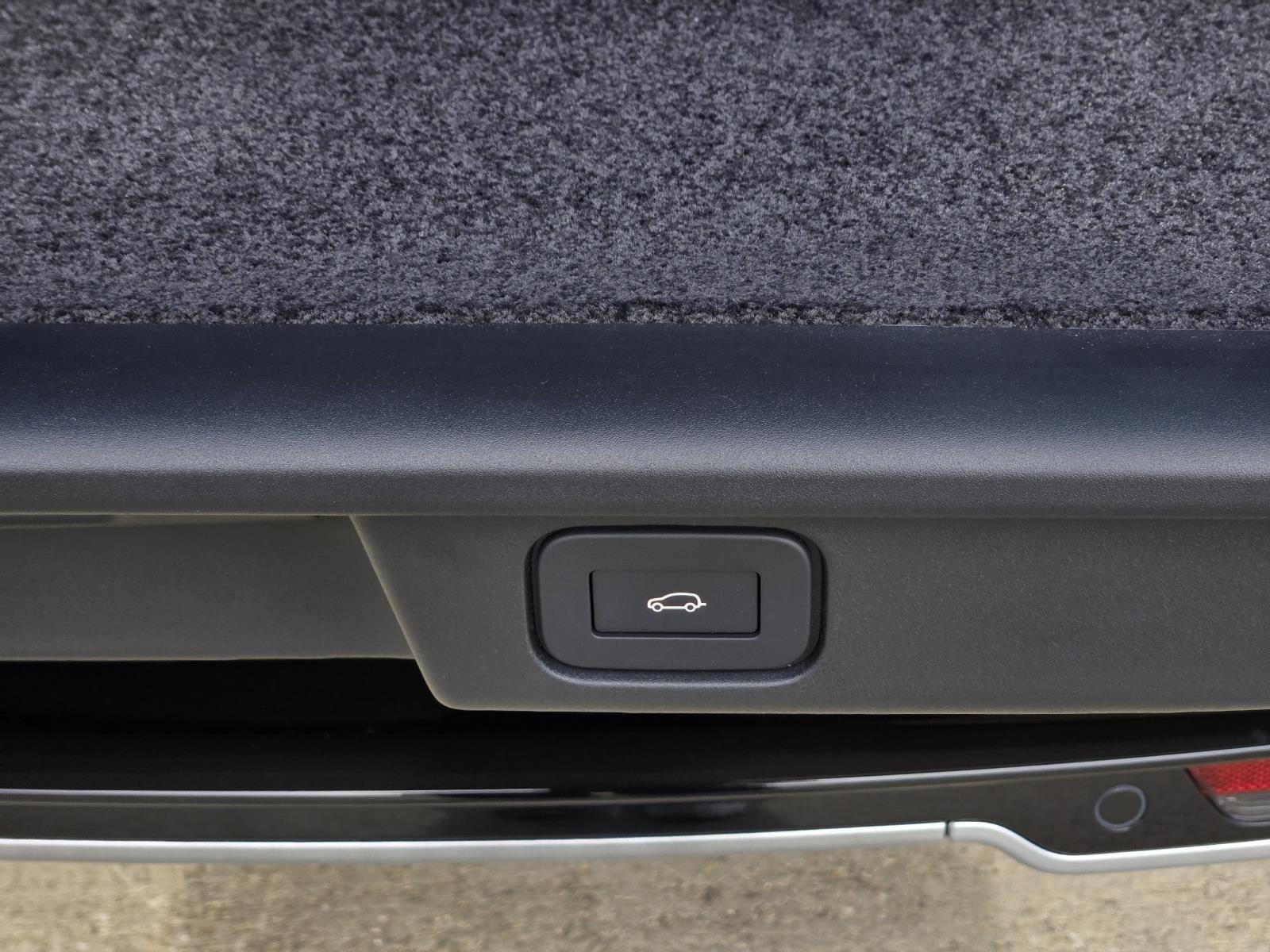 New 2026 Batumi Gold LAND ROVER SE PHEV image 12