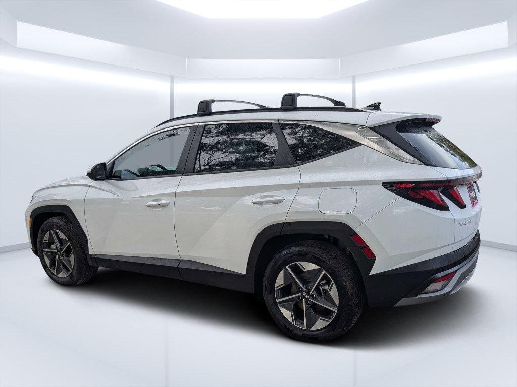 New 2026 White Hyundai SEL FWD image 5