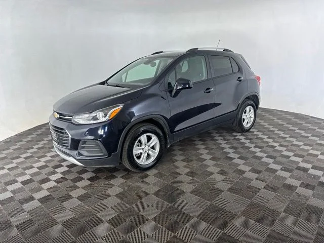 Used 2022 Blue Chevrolet LT image 3