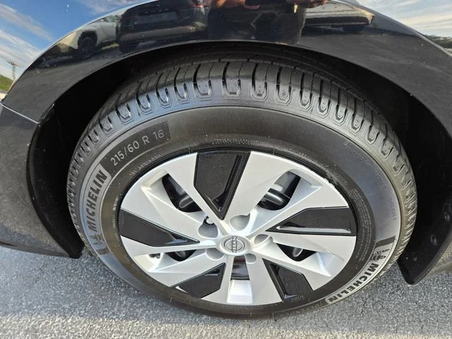 Used 2024 Black Nissan 2.5 S image 24