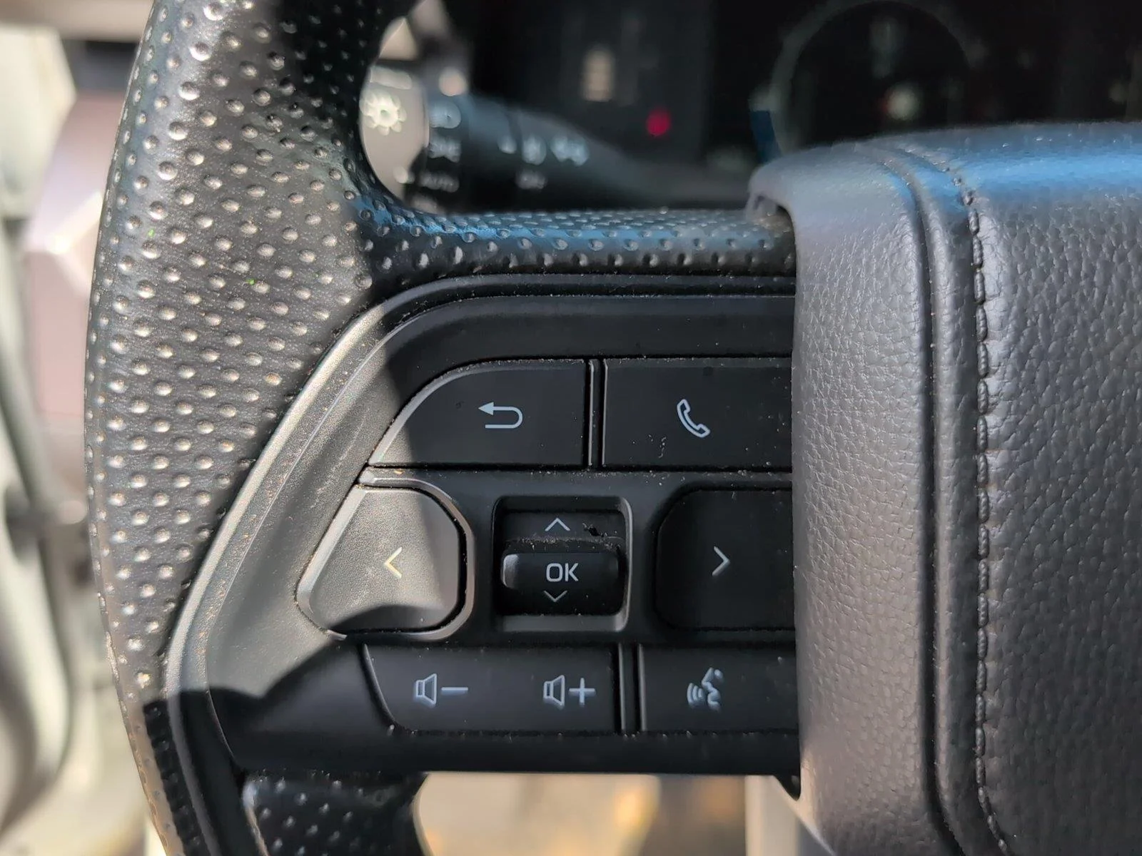 Used 2025 Ice Cap Toyota SR5 image 27