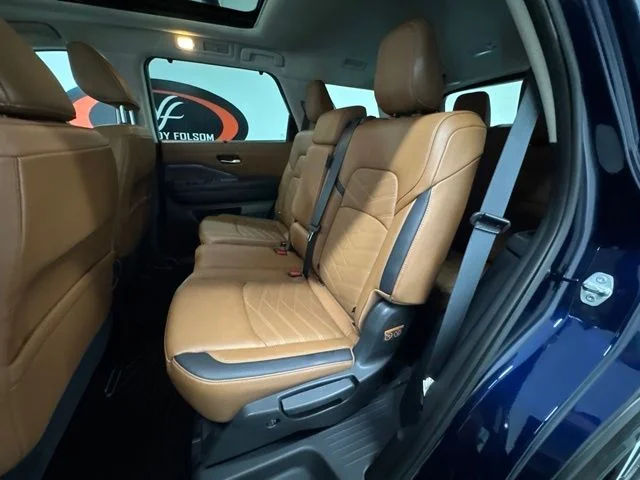 Used 2024 Blue Nissan Platinum image 11
