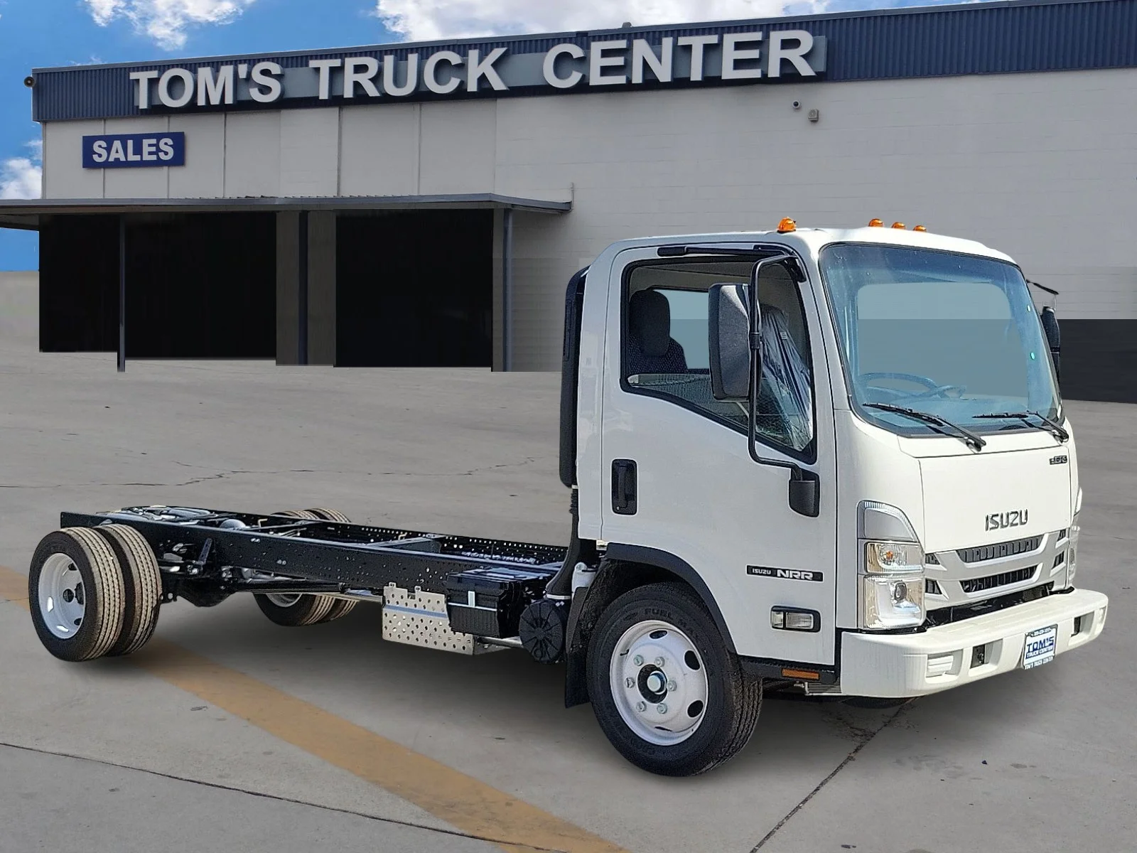 2025 Isuzu NRR's photo