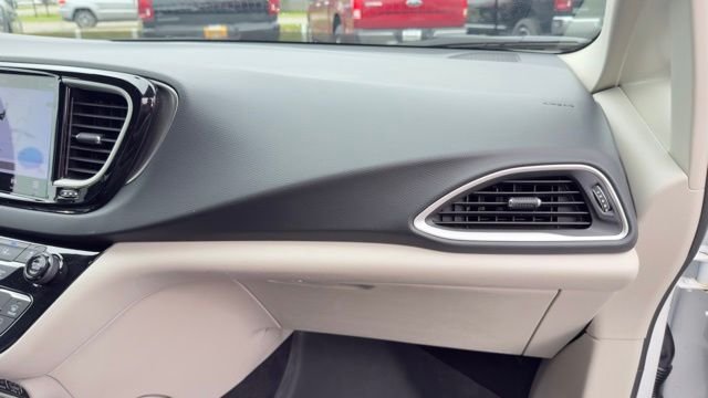 Used 2023 White Chrysler Touring L image 34