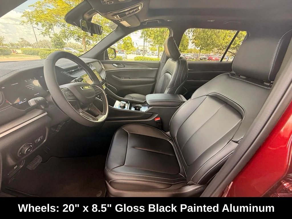 New 2026 Velvet Red Pearl-Coat Exterior Paint Jeep Limited image 9