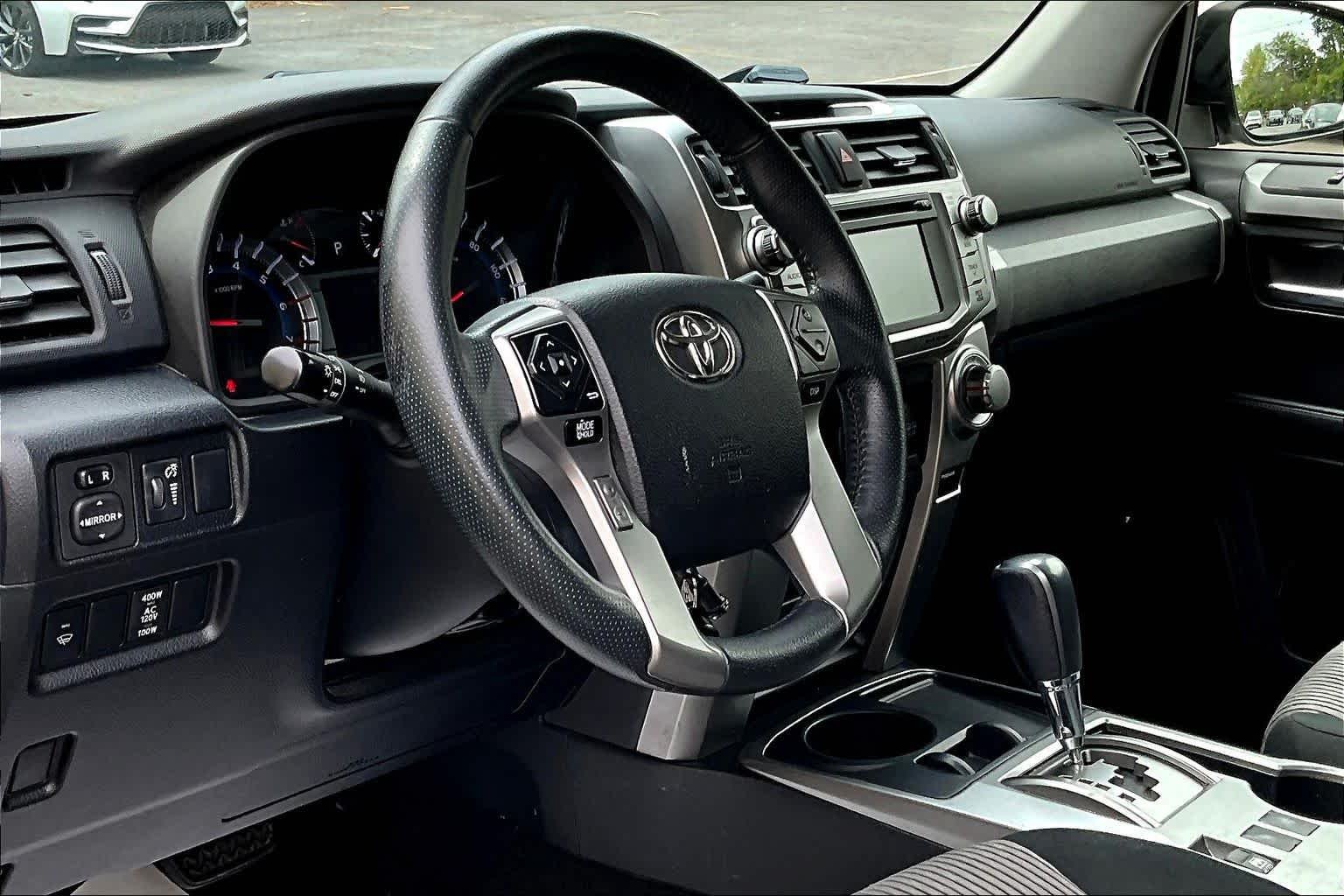 Used 2019 Super White Toyota SR5 image 17