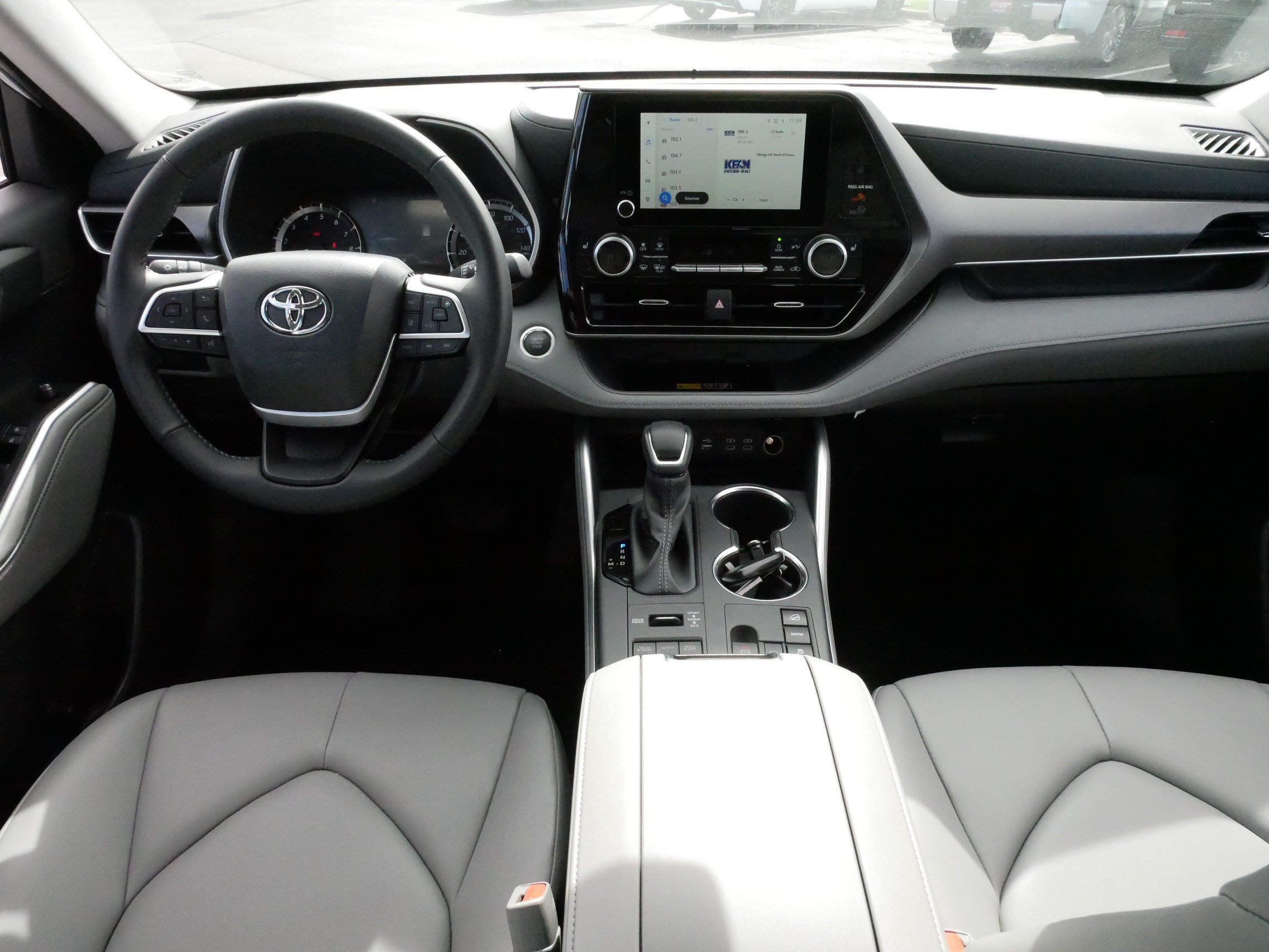 Certified Used 2026 Wind Chill Pearl Toyota XLE image 10