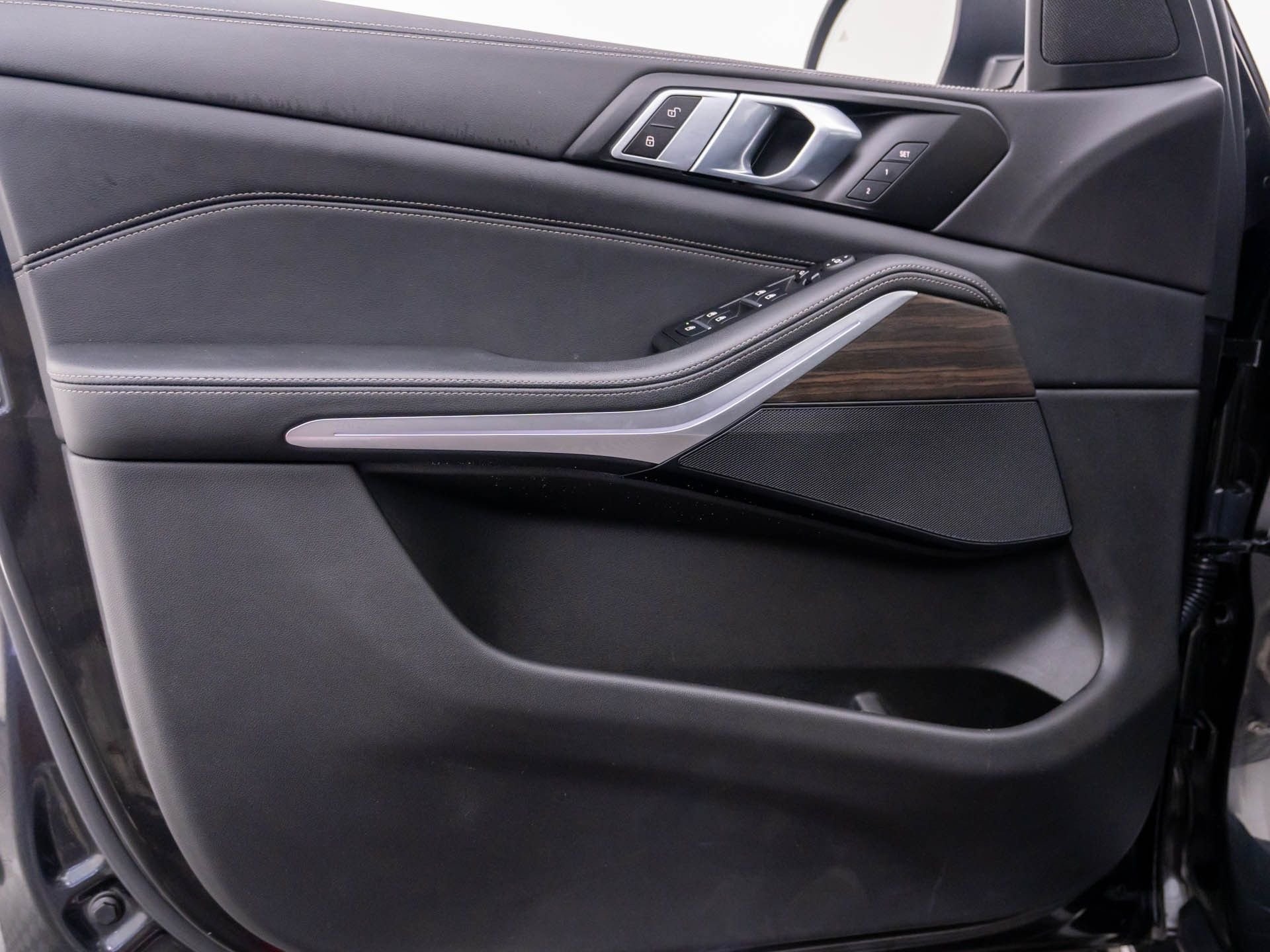 Used 2024 Black Sapphire Metallic BMW xDrive40i image 14