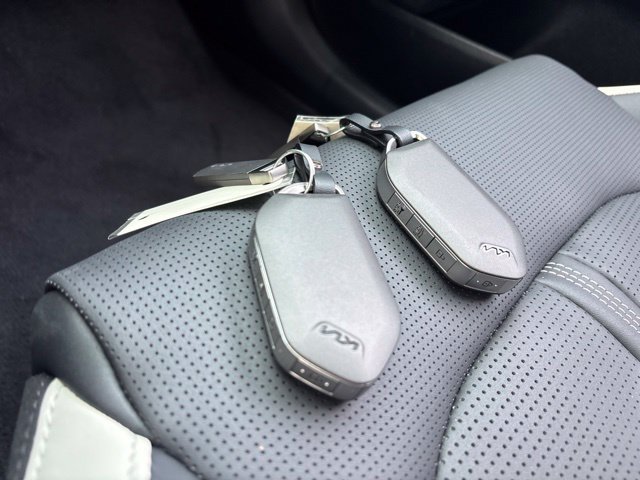 Used 2025 Snow White Pearl Kia GT-Line image 22