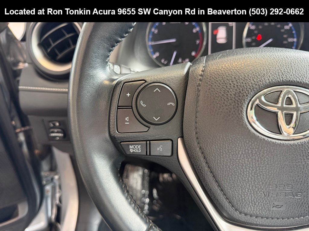 Used 2016 Silver Sky Metallic Toyota XLE image 18