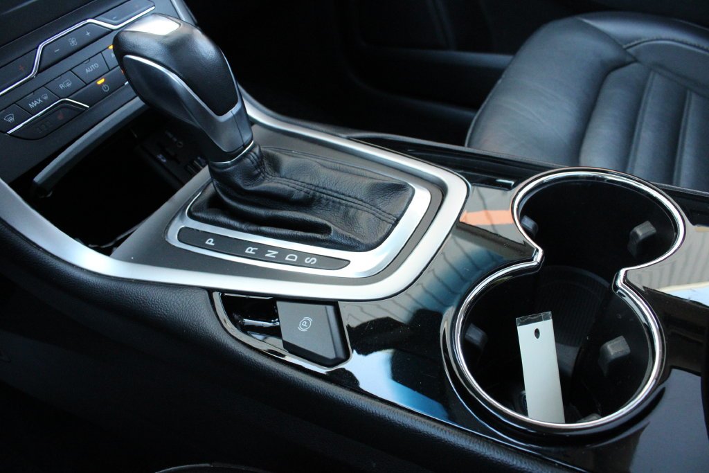 Used 2015 Black Ford SEL image 18