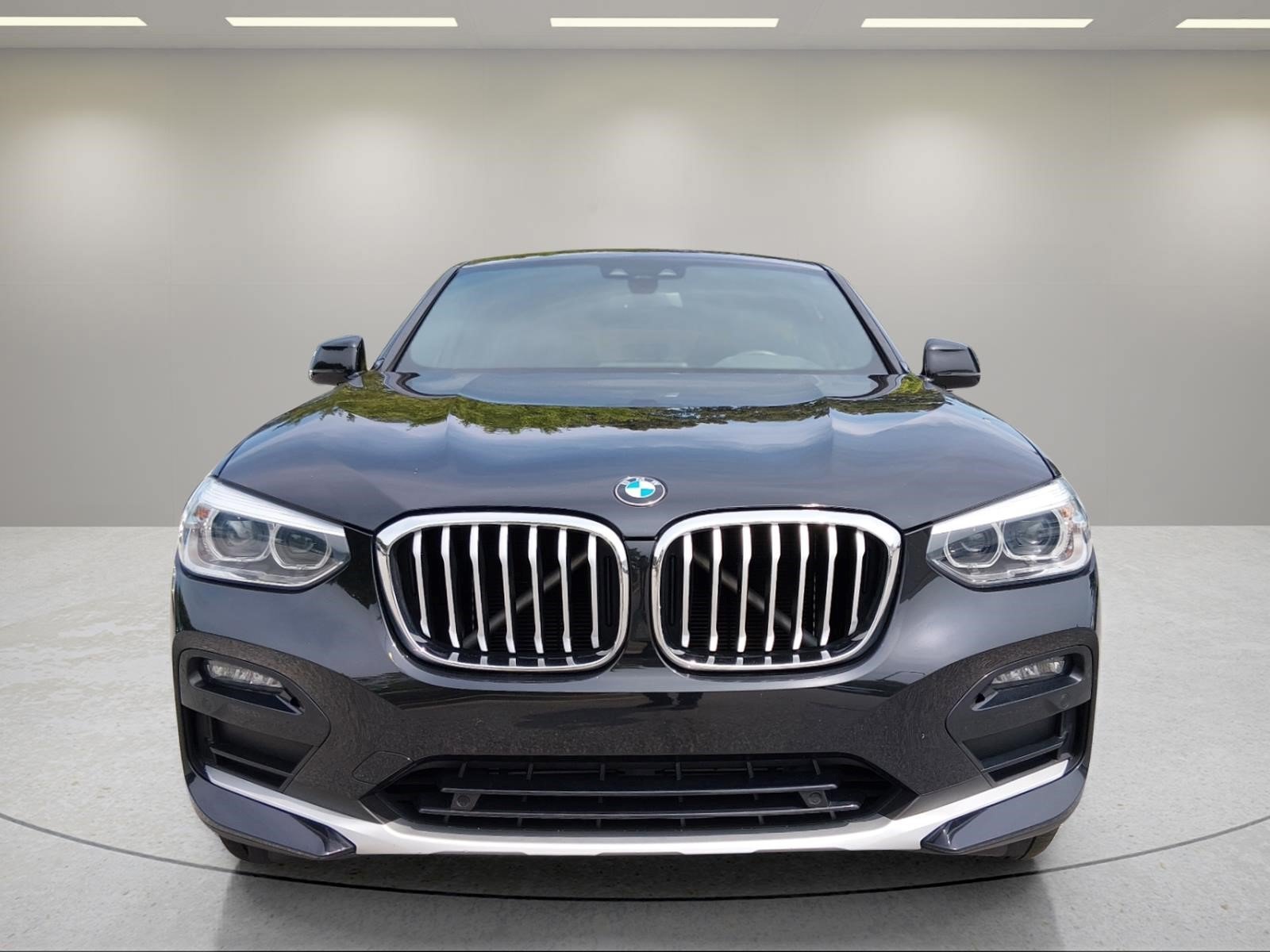 Used 2021 Black Sapphire Metallic BMW xDrive30i image 2
