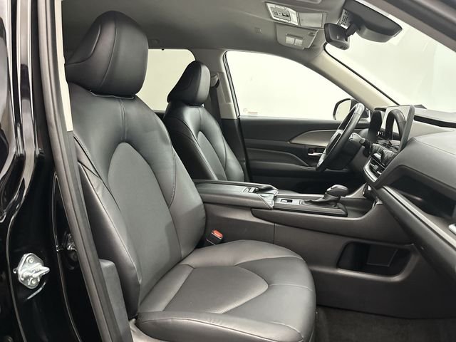 Used 2025 Black Toyota XLE image 29