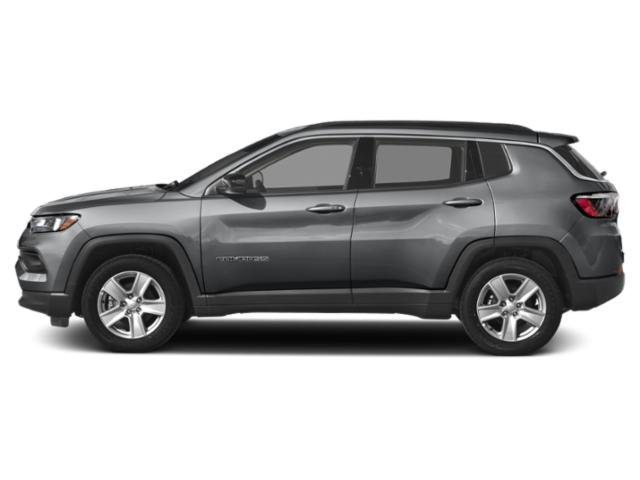 Used 2022 Billet Silver Metallic Clearcoat Jeep Latitude image 4