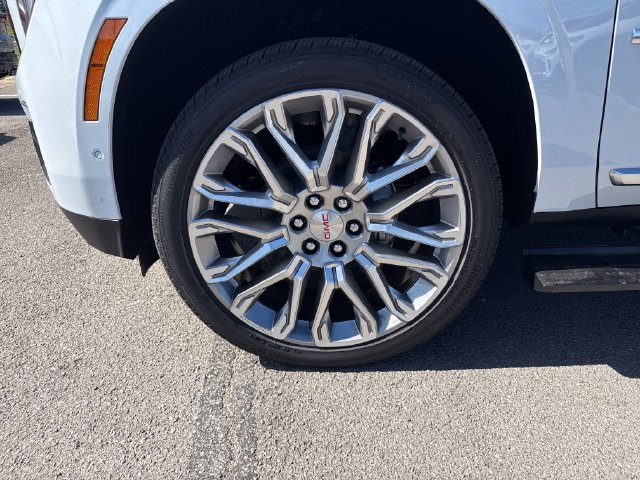 2026 GMC Yukon Denali - Photo 10