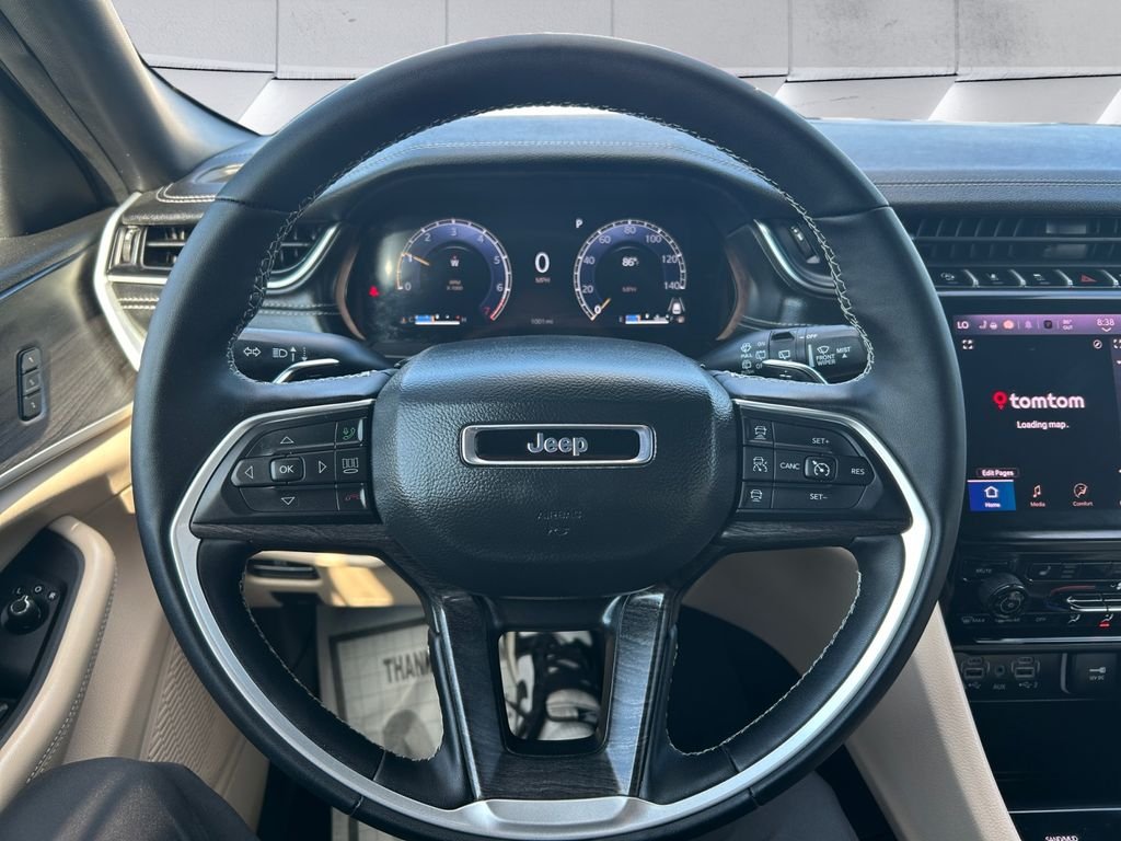 Used 2025 White Jeep Limited image 9