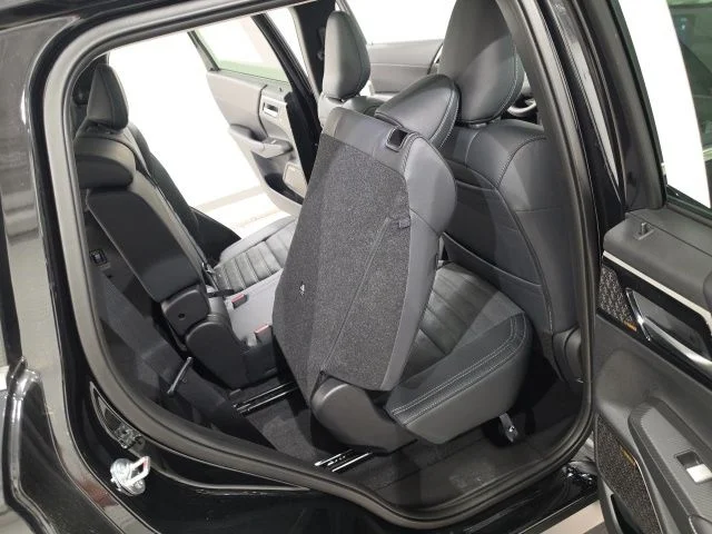 2026 Mitsubishi Outlander SE - Photo 20
