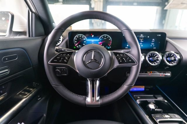 New 2026 Polar White Mercedes-Benz GLA 250 image 15