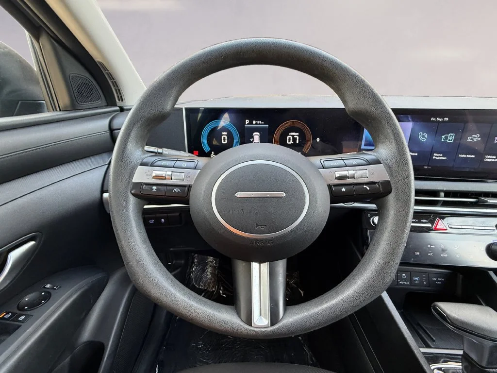 Used 2025 Gray Hyundai SEL image 13