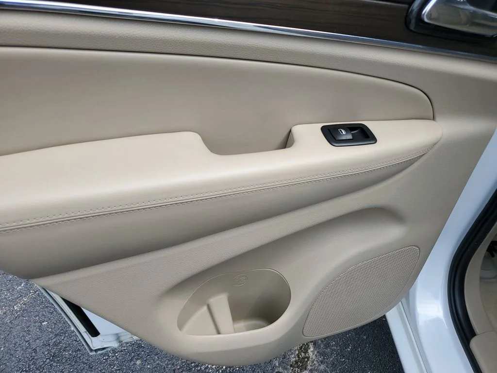 Used 2020 White Jeep Overland image 15
