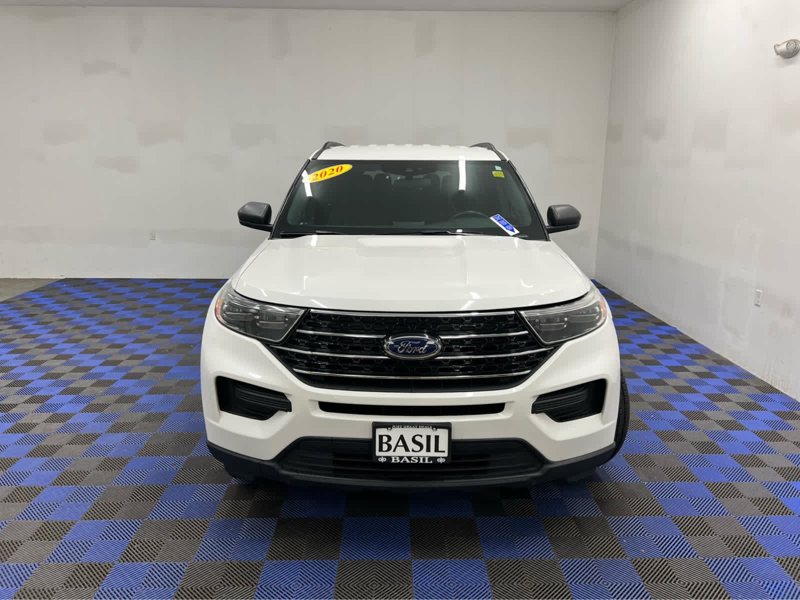 Used 2020 Star White Metallic Tri-Coat Ford XLT image 6