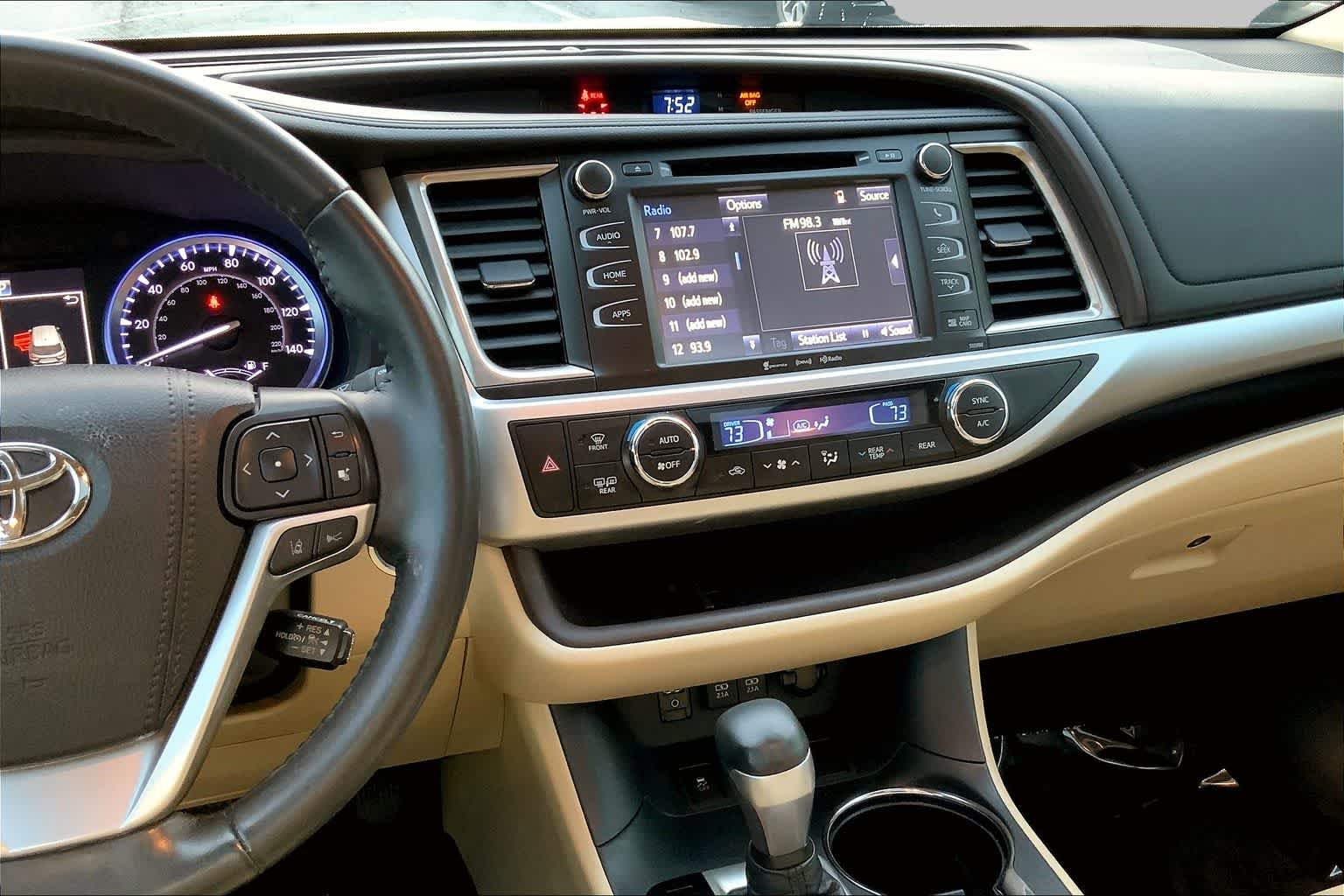 Used 2019 Blizzard Pearl Toyota XLE image 6