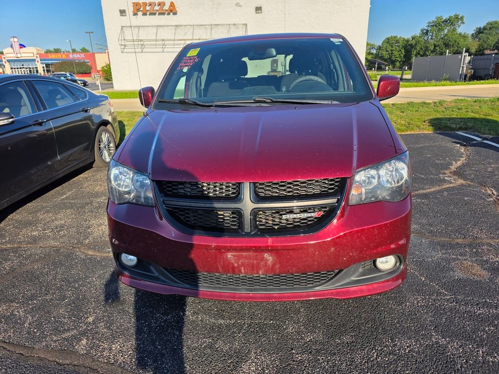 Used 2019 Octane Red Pearlcoat Dodge SE Plus image 1