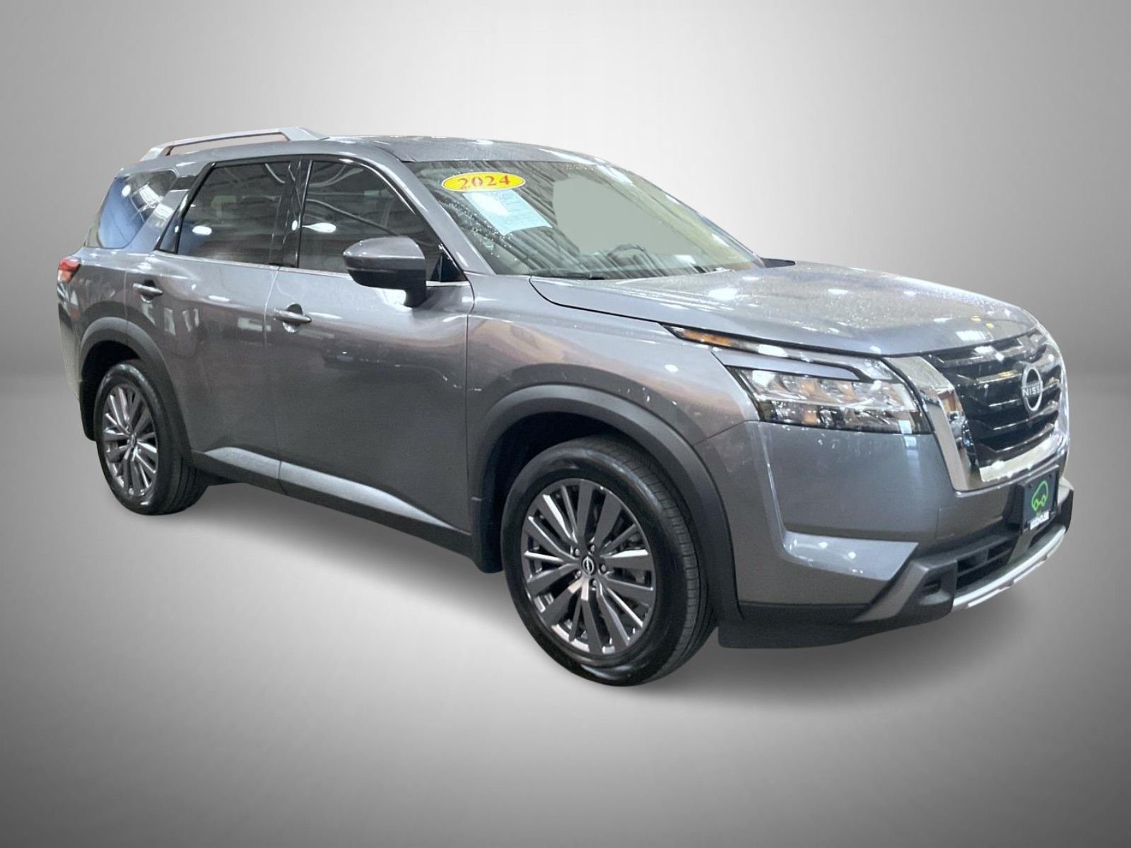 Used 2024 Gray Nissan SL image 3