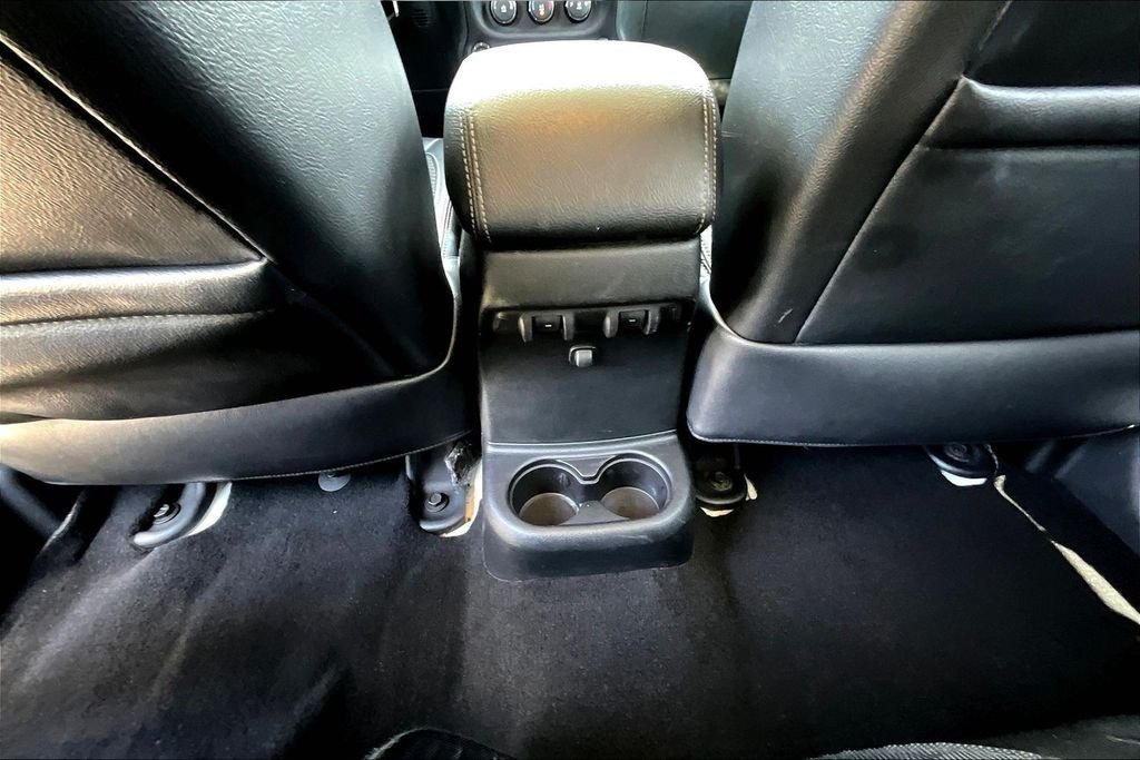 Used 2016 White Jeep Unlimited Sahara image 8
