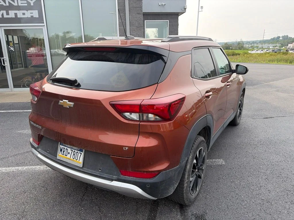 Used 2021 Orange Chevrolet LT image 4