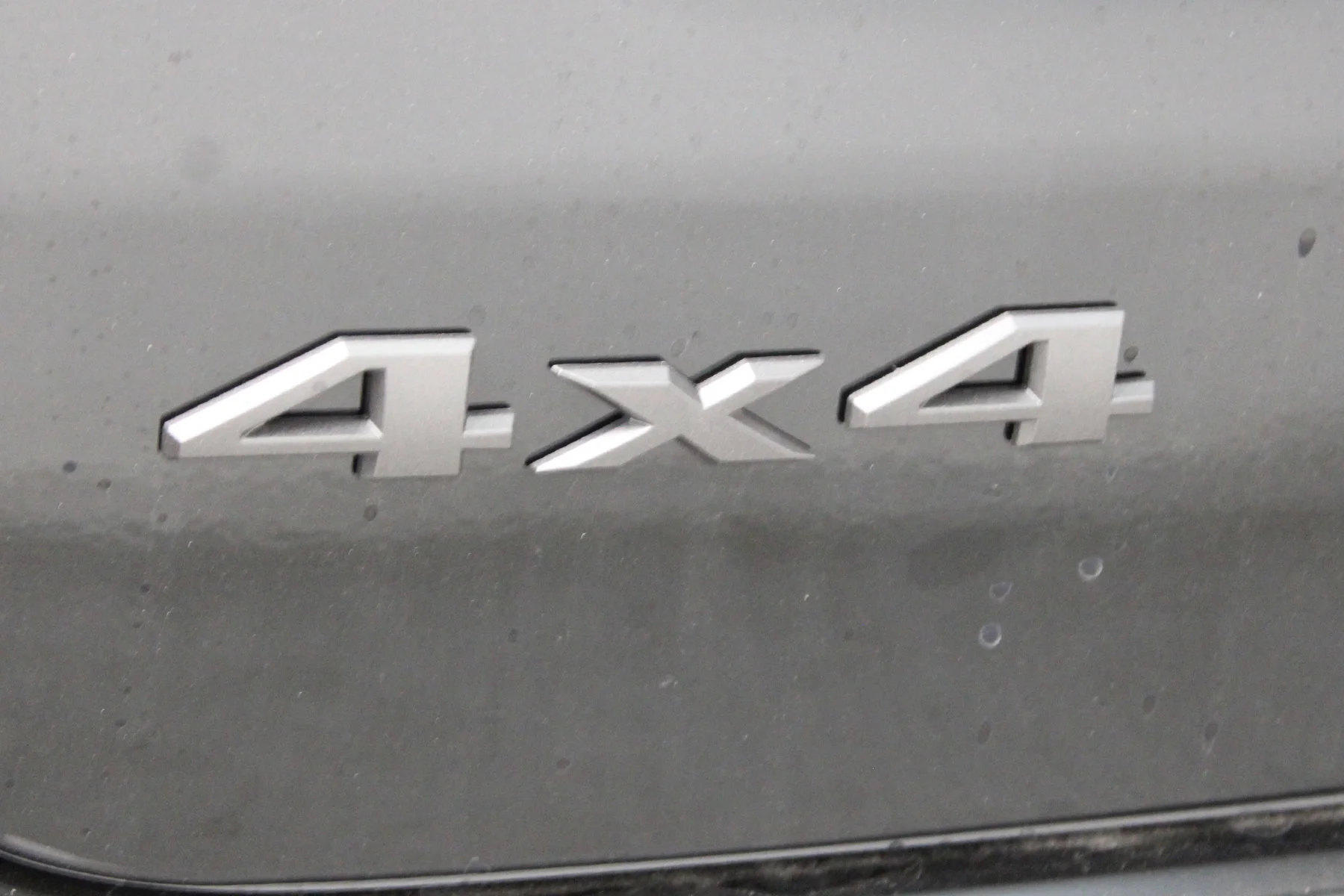 New 2026 Diamond Black Crystal Pearl-Coat Exterior Paint Jeep Latitude Altitude 4x4 image 19