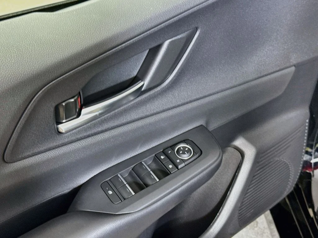 2026 Toyota Prius Plug-in Hybrid Nightshade - Photo 17