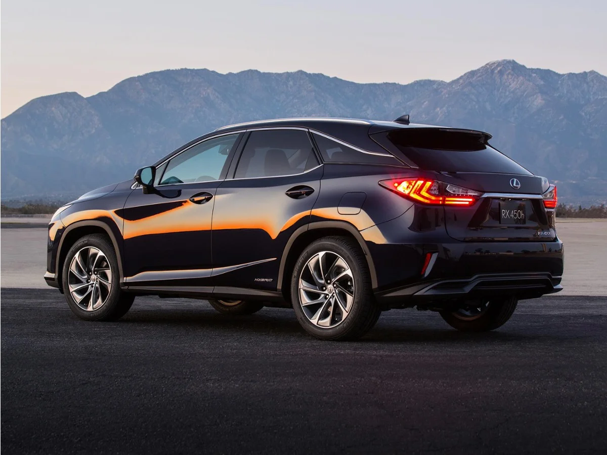 Used 2017  Lexus  image 3