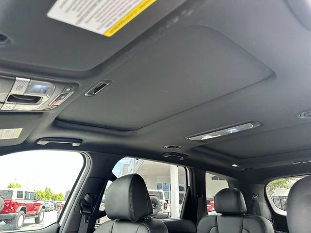 Used 2024 White Kia SX X-Line image 23