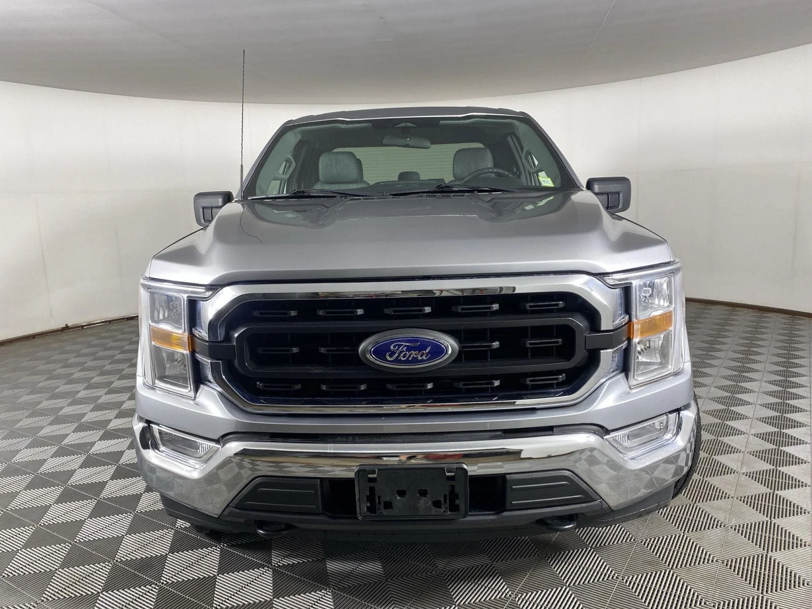 Used 2022 Iconic Silver Ford XLT image 5