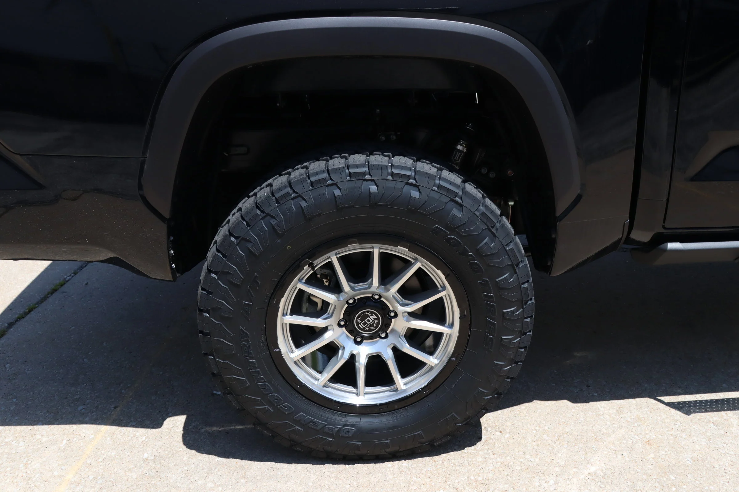 2026 Toyota Tundra SR5 - Photo 8