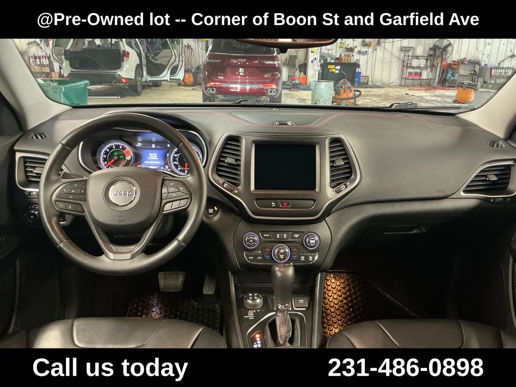 Used 2019 Green Jeep Trailhawk image 18