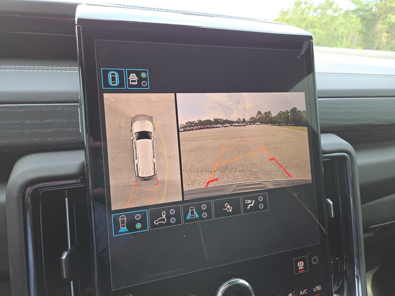 2026 GMC Yukon XL AT4 Ultimate - Photo 13
