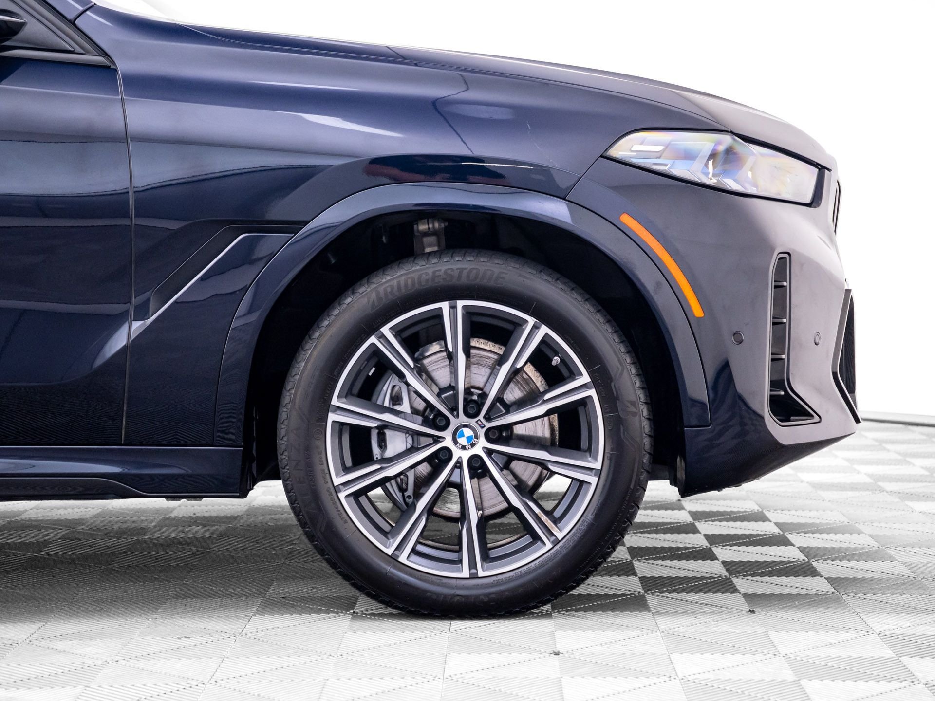 Used 2025 Black BMW xDrive40i image 35