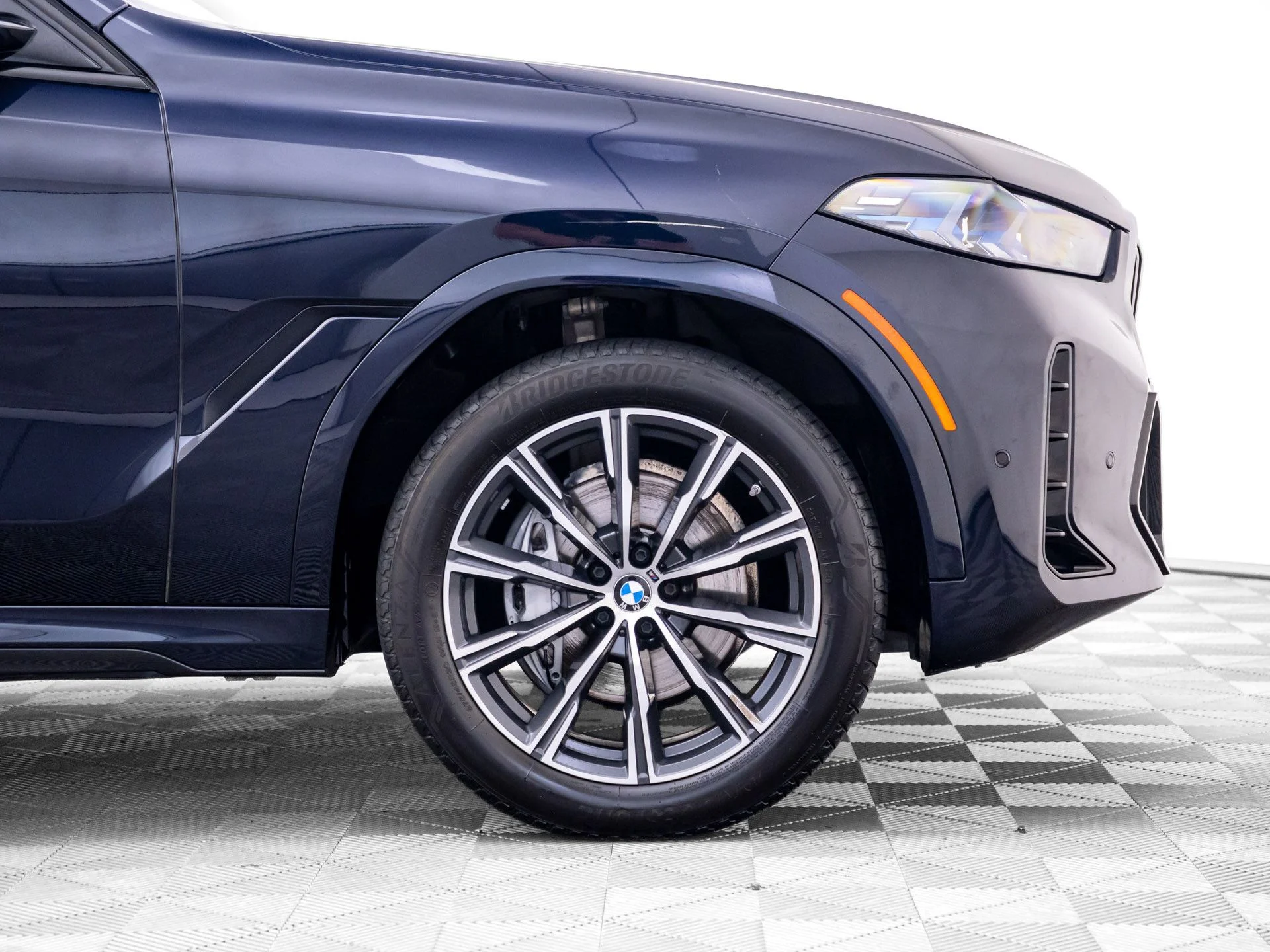 Used 2025 Black BMW xDrive40i image 35