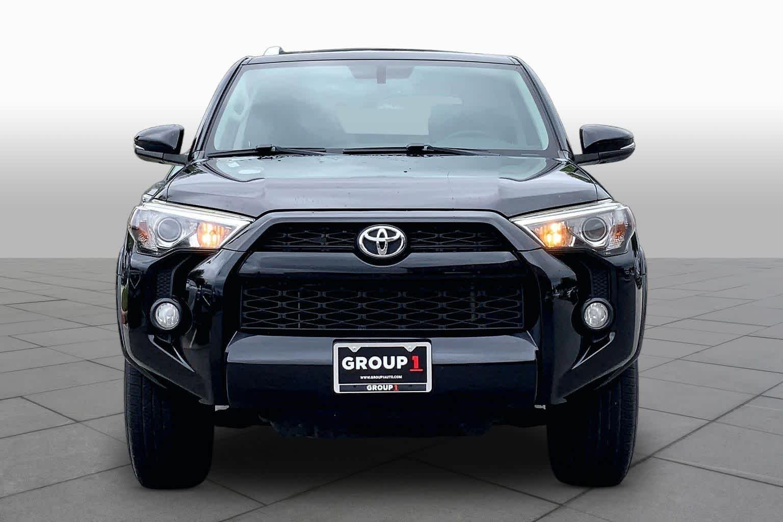 Used 2018 Midnight Black Metallic Toyota SR5 image 4