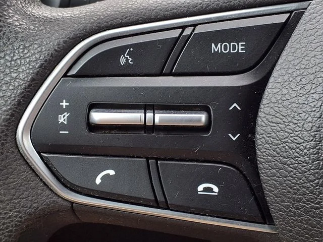 Used 2020 Gray Hyundai SE image 22