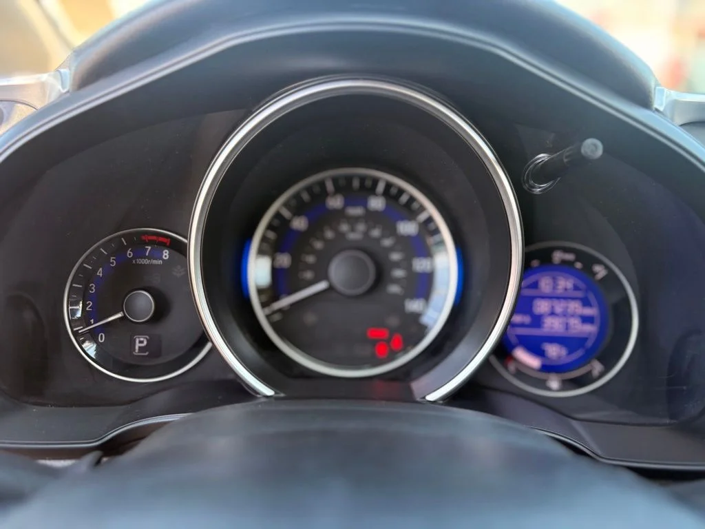 Used 2017 White Honda EX-L image 27