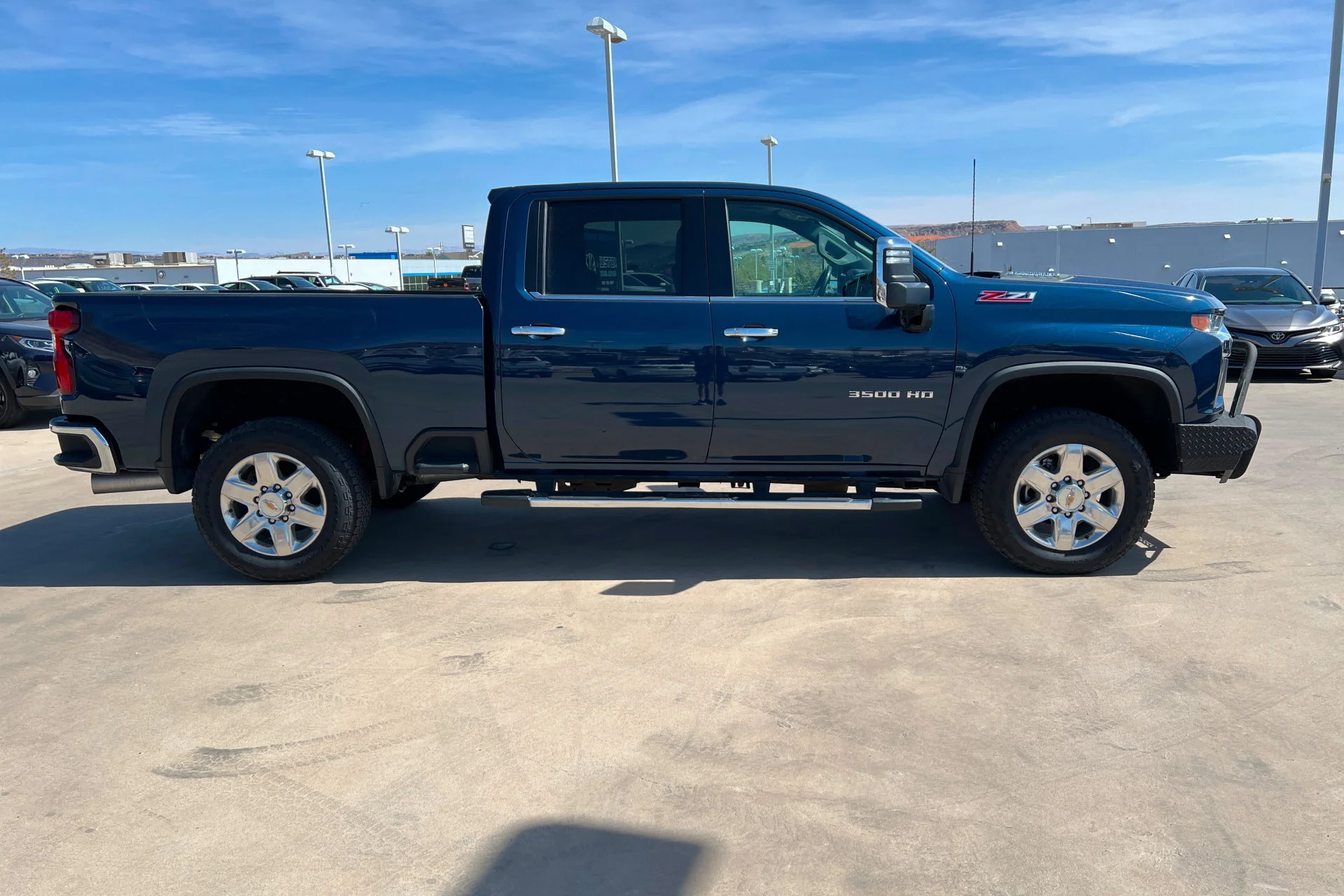 2022 Chevrolet Silverado 3500HD LTZ - Photo 6