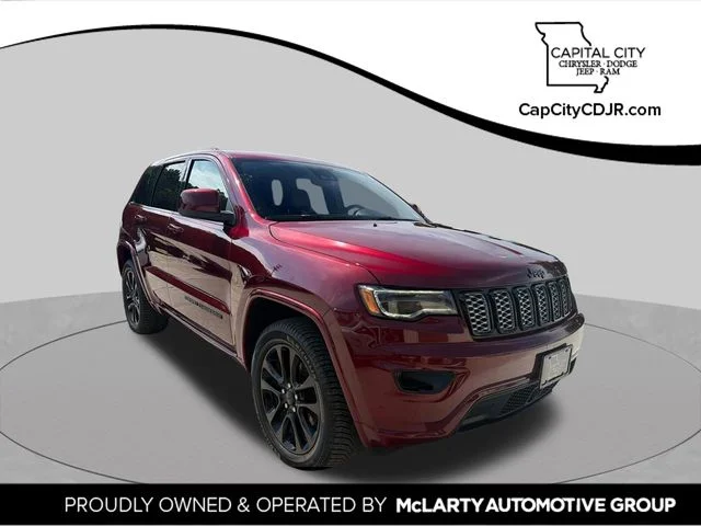 Used 2020 Red Jeep Altitude image 1