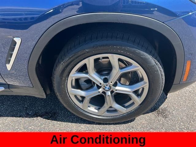 Used 2024 Blue Metallic BMW xDrive30i image 26