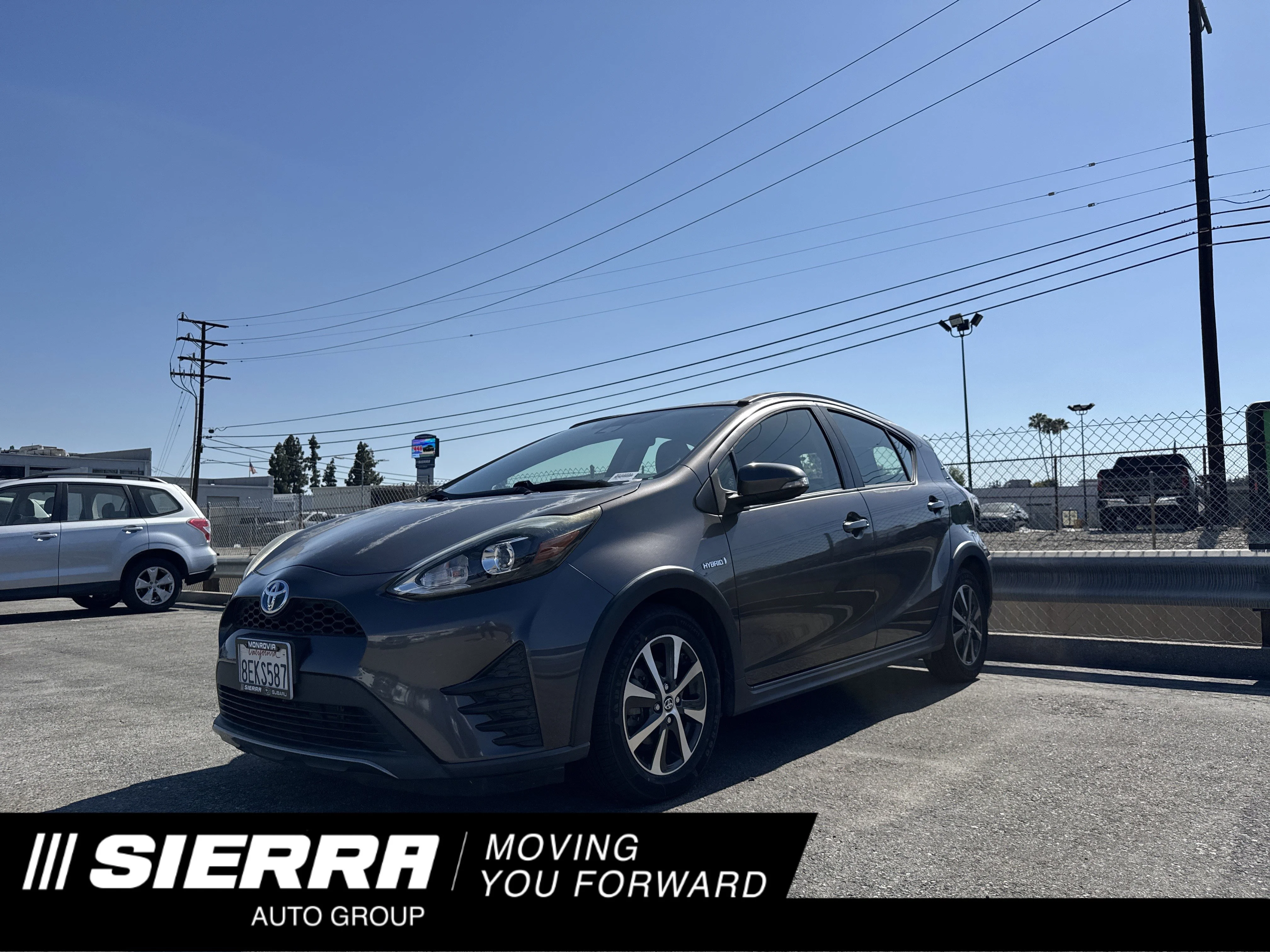 2018 Toyota Prius c Two's photo